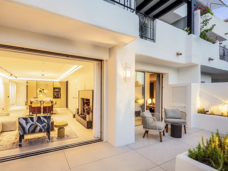 Apartment for Sale in Marbella Golden Mile, Marbella, Malaga 11
