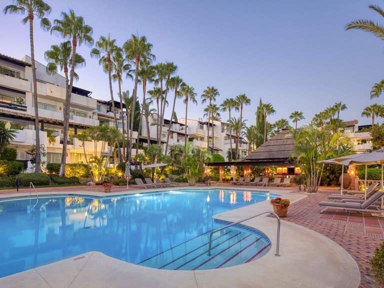 Apartment for Sale in Marbella Golden Mile, Marbella, Malaga 7