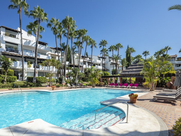 Apartment for Sale in Marbella Golden Mile, Marbella, Malaga 4