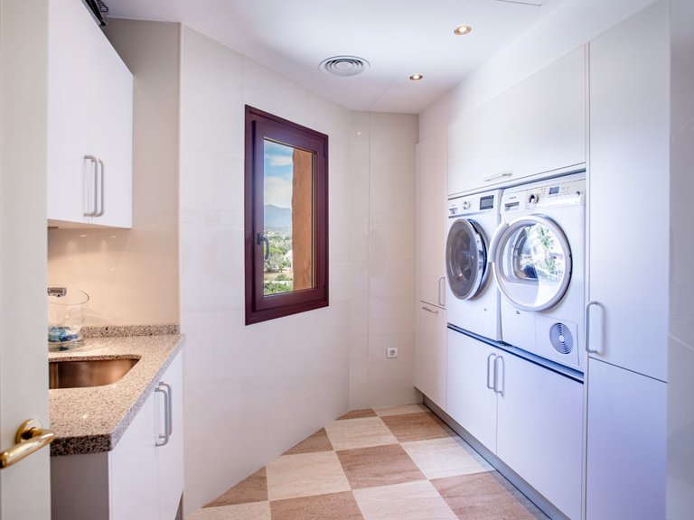 Penthouse for Sale in Estepona East, Estepona, Malaga 45