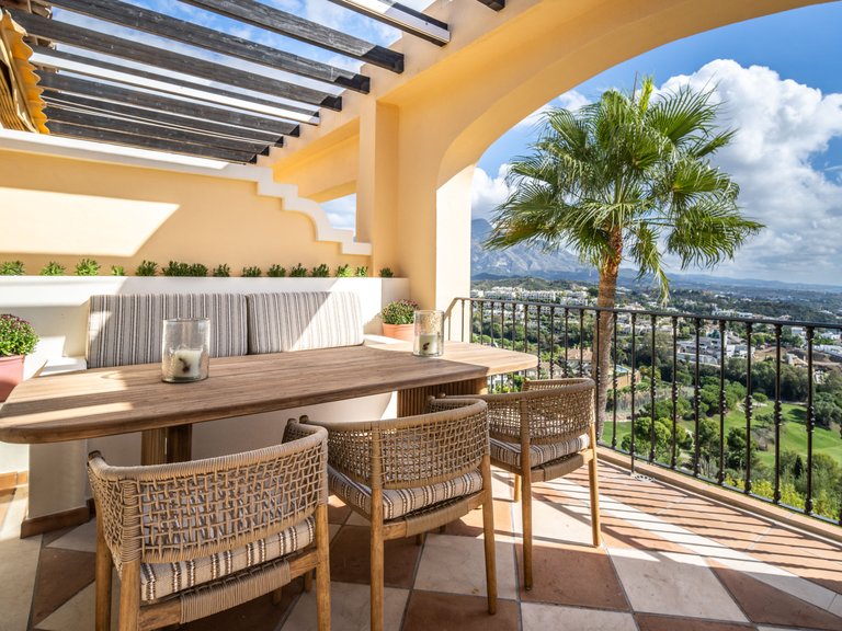 Penthouse for Sale in Benahavis, Malaga 8