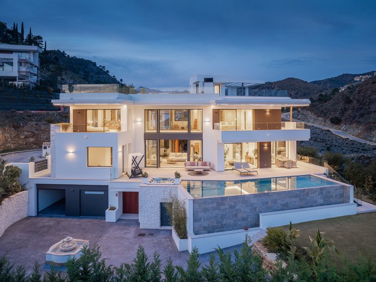 Villa for Sale in Benahavis, Malaga 1
