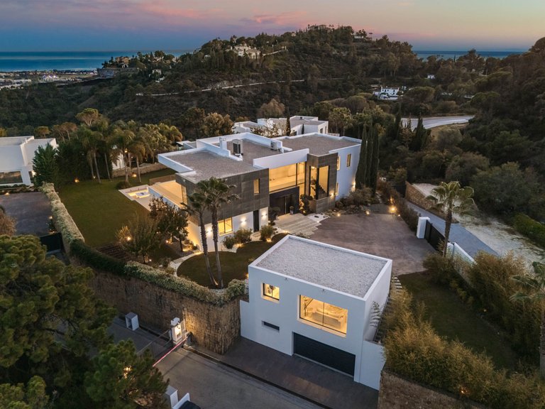Villa for Sale in Benahavis, Malaga 9