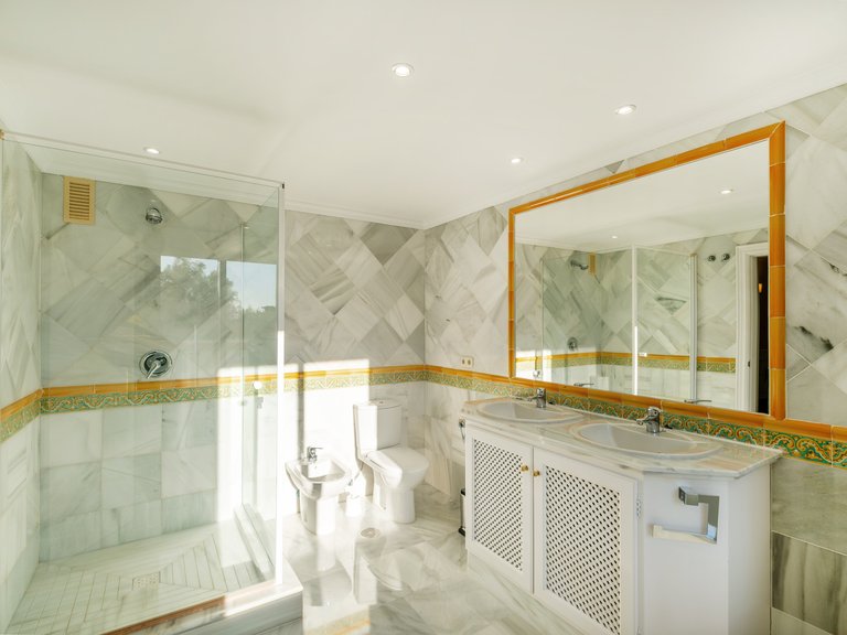 Apartment for Sale in Benahavis, Malaga 16