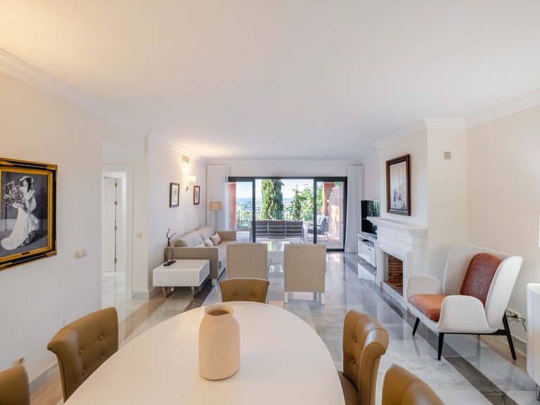 Apartment for Sale in Benahavis, Malaga 8