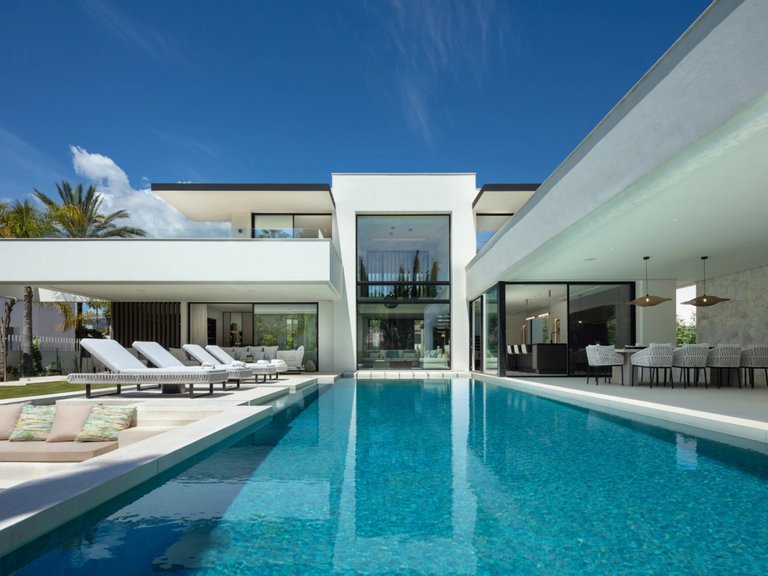 Villa for Sale in Nueva Andalucia, Marbella, Malaga 1
