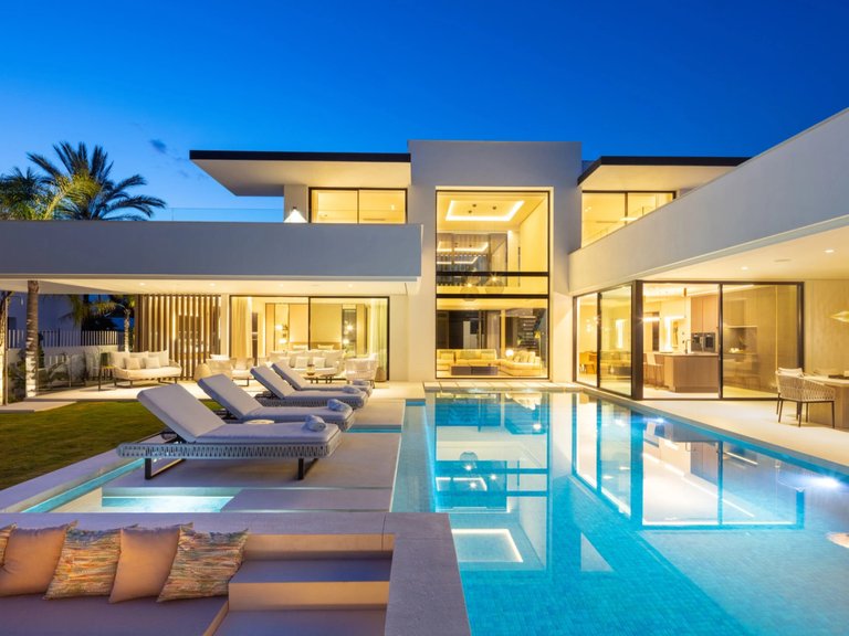 Villa for Sale in Nueva Andalucia, Marbella, Malaga 11