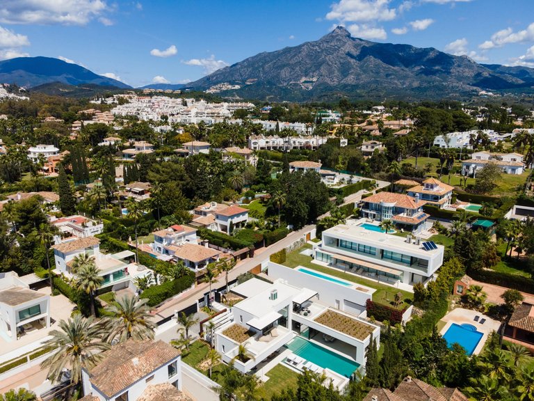 Villa for Sale in Nueva Andalucia, Marbella, Malaga 5