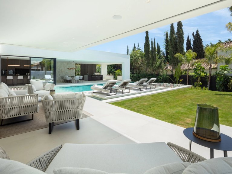 Villa for Sale in Nueva Andalucia, Marbella, Malaga 12