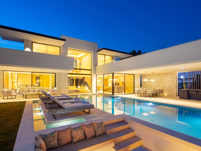 Villa for Sale in Nueva Andalucia, Marbella, Malaga 17