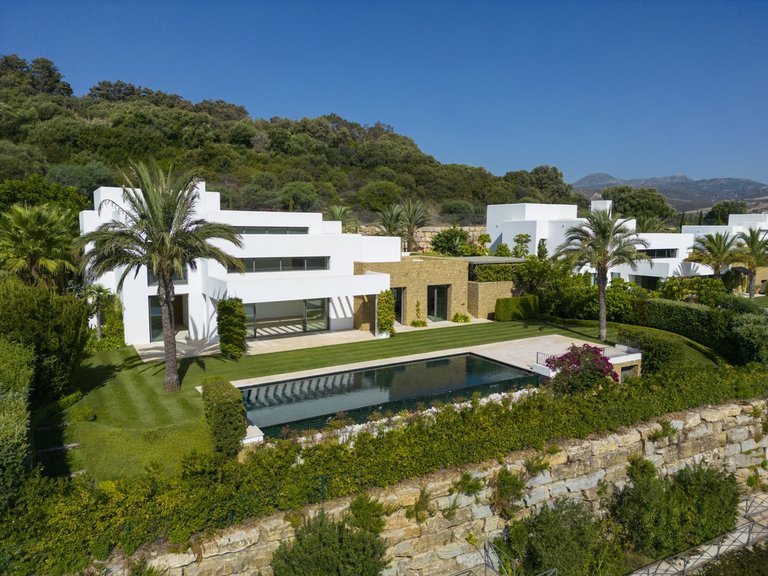 Villa for Sale in Casares del Sol - Casares Golf, Casares, Malaga 1