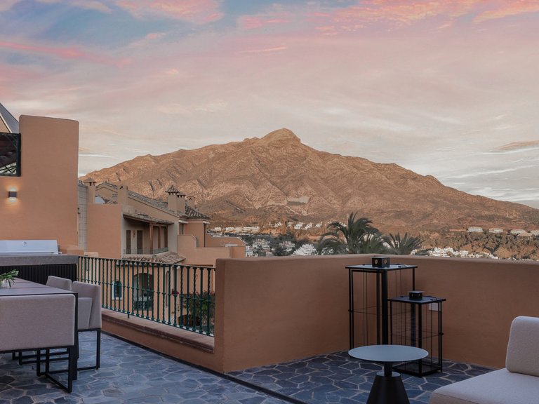 Penthouse for Sale in Nueva Andalucia, Marbella, Malaga 31