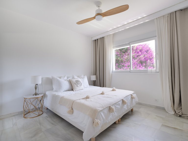 Villa for Sale in Marbella Este, Marbella, Malaga 16