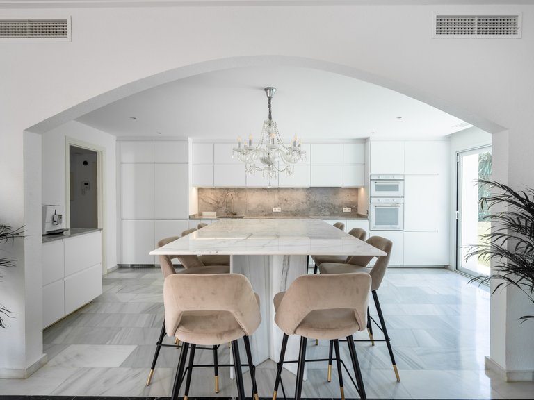 Villa for Sale in Marbella Este, Marbella, Malaga 12