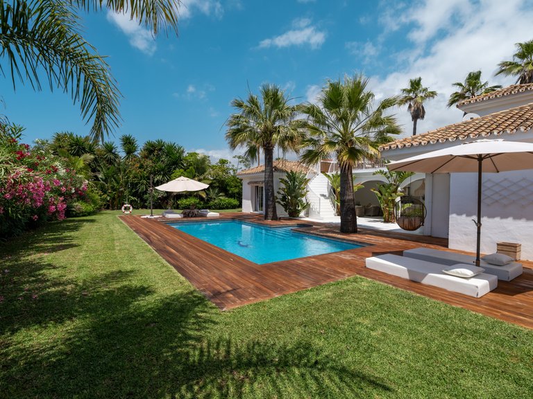 Villa for Sale in Marbella Este, Marbella, Malaga 2