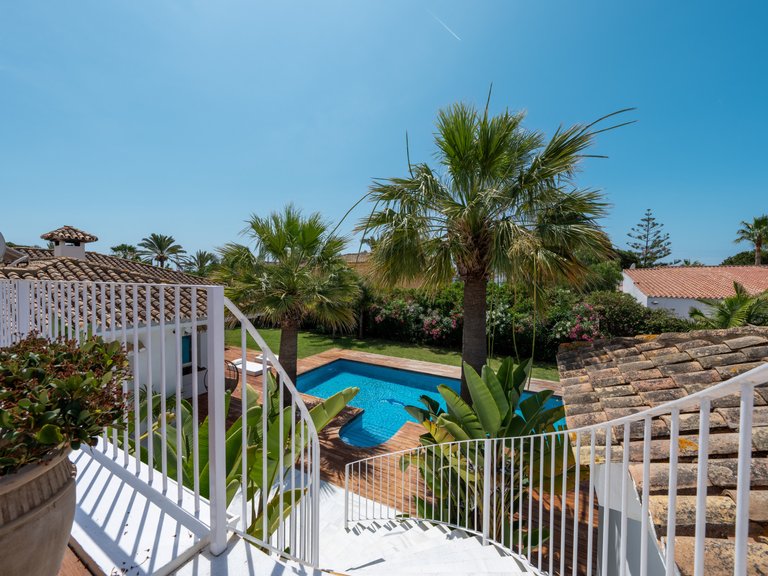 Villa for Sale in Marbella Este, Marbella, Malaga 6