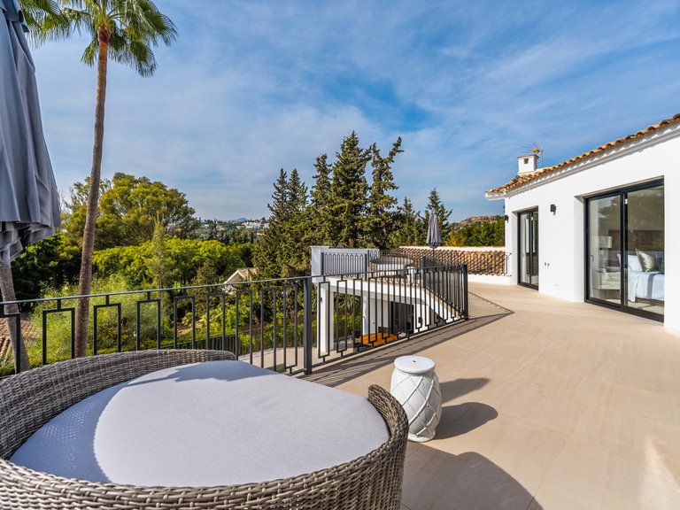 Villa for Sale in Estepona, Malaga 2