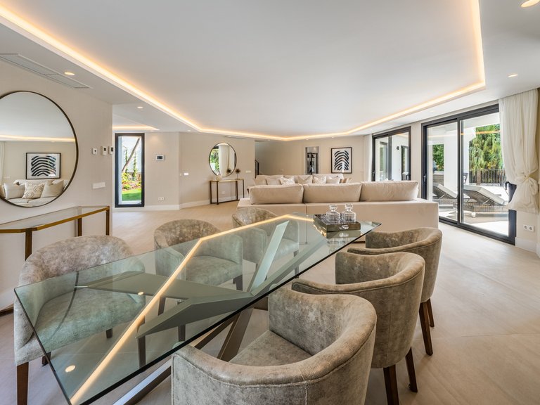 Villa for Sale in Estepona, Malaga 8