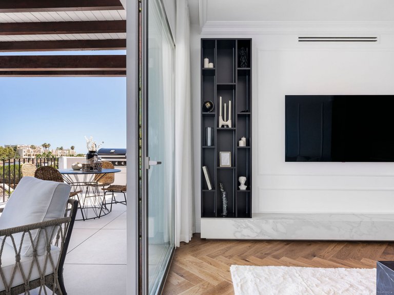 Penthouse for Sale in Altos de La Quinta, Benahavis, Malaga 7