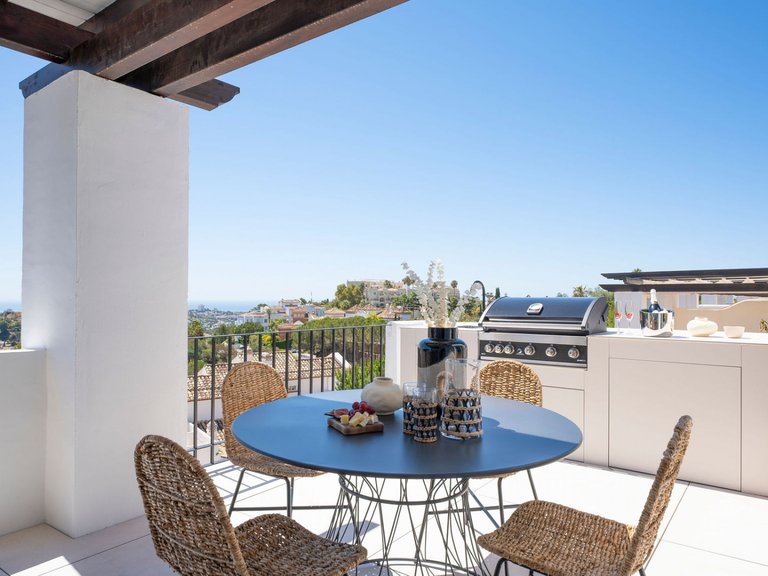 Penthouse for Sale in Altos de La Quinta, Benahavis, Malaga 9