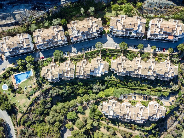 Penthouse for Sale in Altos de La Quinta, Benahavis, Malaga 36