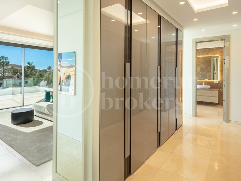Villa for Sale in Nueva Andalucia, Marbella, Malaga 31