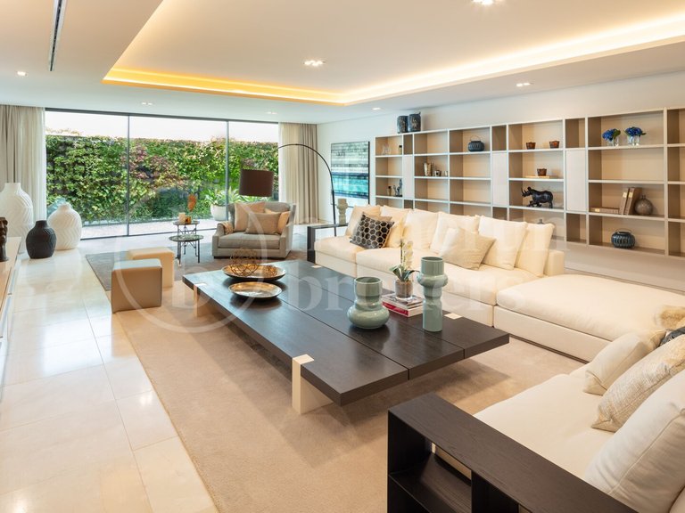 Villa for Sale in Nueva Andalucia, Marbella, Malaga 25
