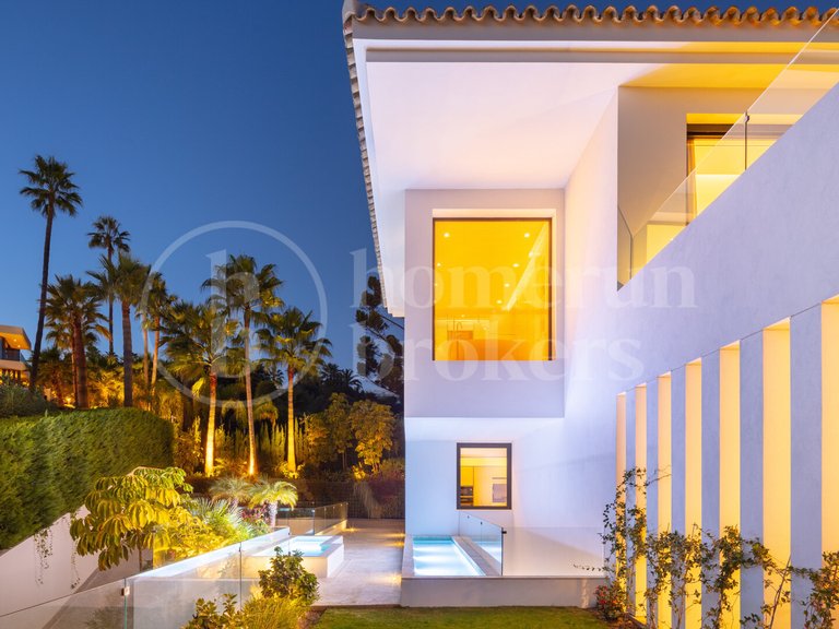 Villa for Sale in Nueva Andalucia, Marbella, Malaga 9