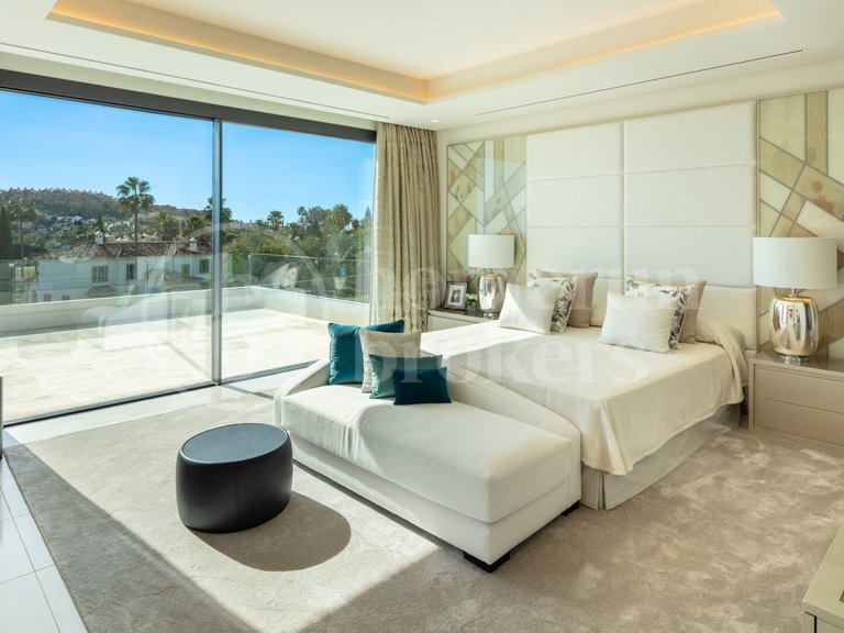 Villa for Sale in Nueva Andalucia, Marbella, Malaga 18
