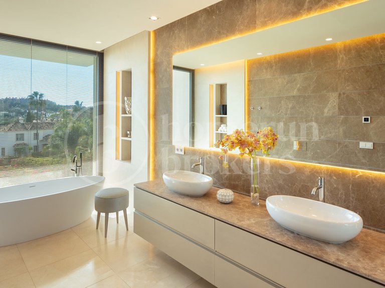 Villa for Sale in Nueva Andalucia, Marbella, Malaga 12