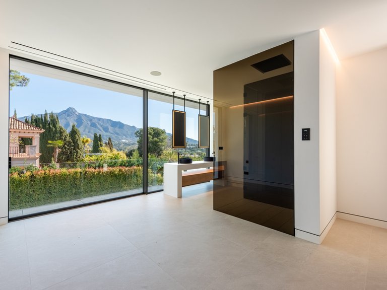 Villa for Sale in Nueva Andalucia, Marbella, Malaga 39