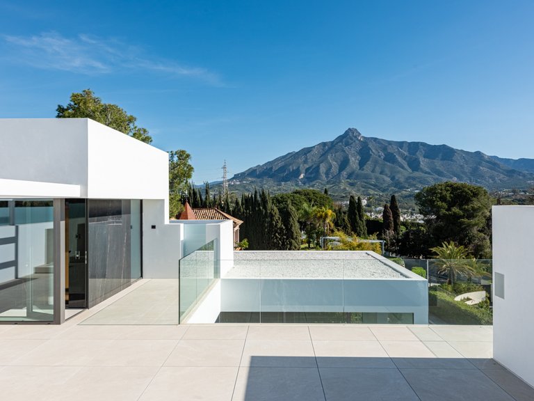 Villa for Sale in Nueva Andalucia, Marbella, Malaga 10