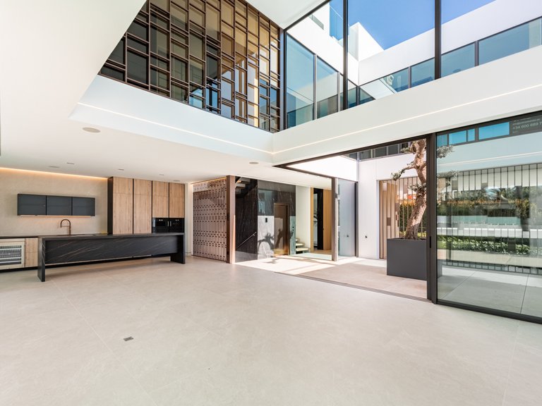 Villa for Sale in Nueva Andalucia, Marbella, Malaga 6