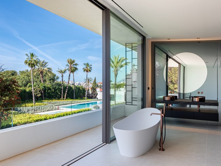Villa for Sale in Nueva Andalucia, Marbella, Malaga 37