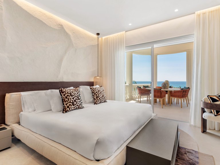 Apartment for Sale in Marbella Golden Mile, Marbella, Malaga 2