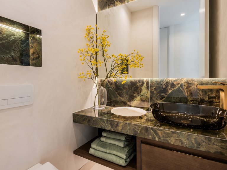 Apartment for Sale in Marbella Golden Mile, Marbella, Malaga 20