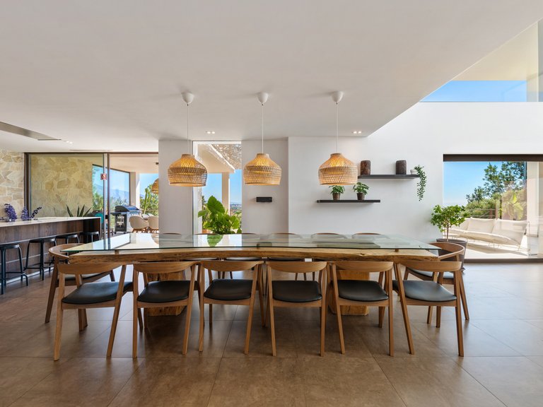 Villa for Sale in La Alqueria, Benahavis, Malaga 17
