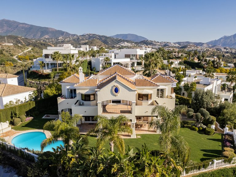 Villa for Sale in La Alqueria, Benahavis, Malaga 2