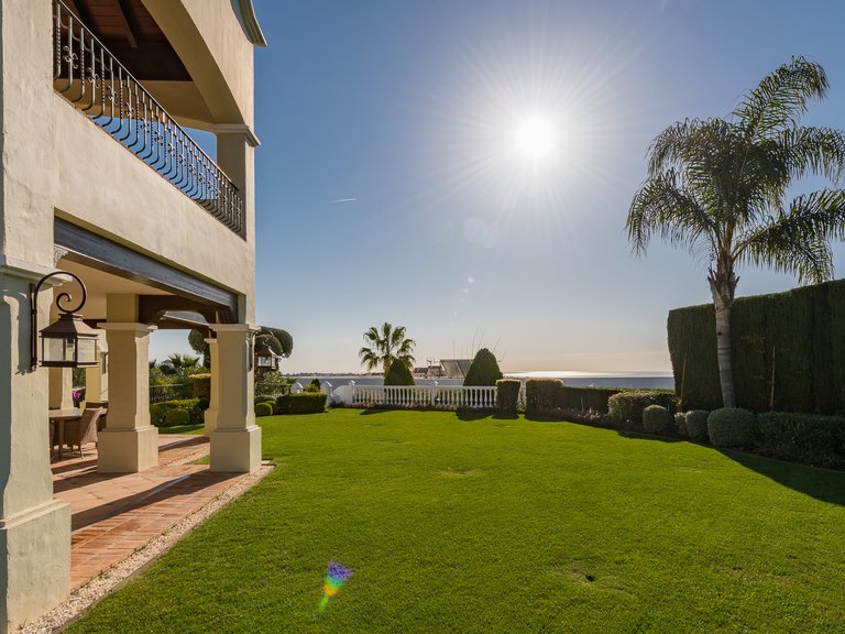 Villa for Sale in La Alqueria, Benahavis, Malaga 14
