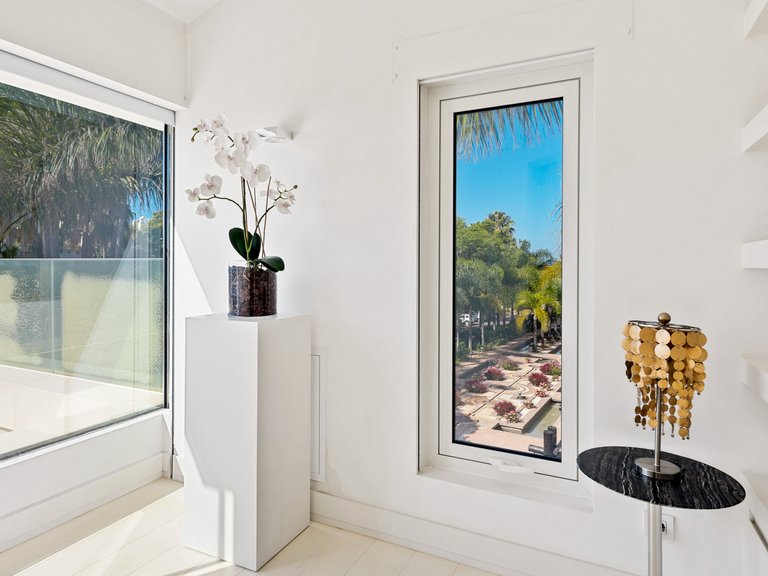 Villa for Sale in Marbella Golden Mile, Marbella, Malaga 14
