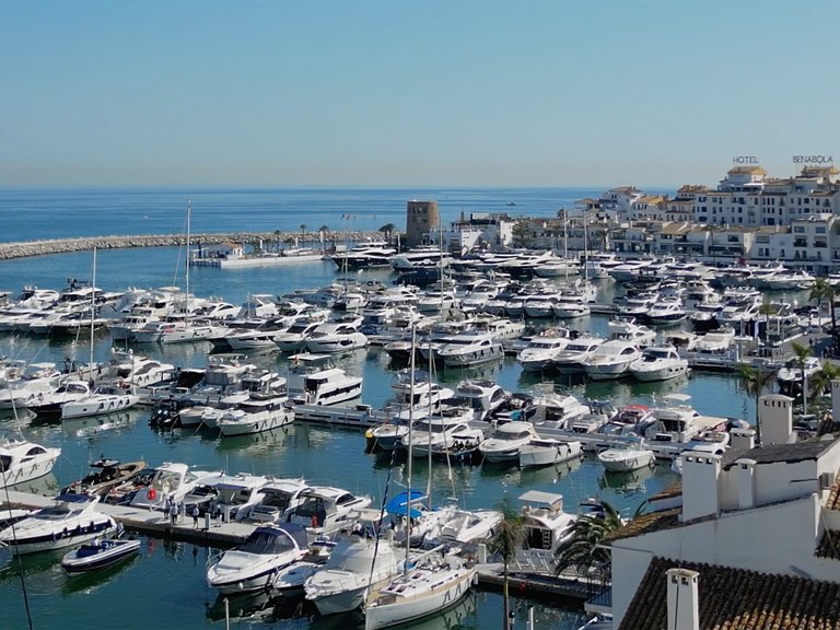 Apartment for Sale in Marbella - Puerto Banus, Marbella, Malaga 2