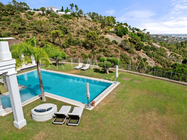 Villa for Sale in El Madroñal, Benahavis, Malaga 2