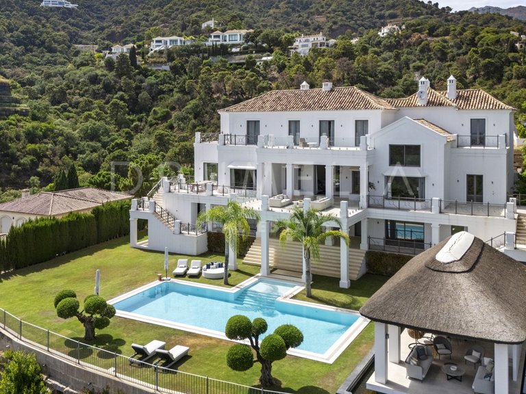 Villa for Sale in El Madroñal, Benahavis, Malaga 1