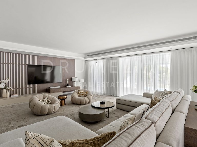 Villa for Sale in El Madroñal, Benahavis, Malaga 18