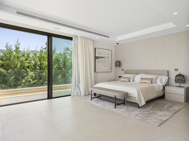 Villa for Sale in Nueva Andalucia, Marbella, Malaga 34