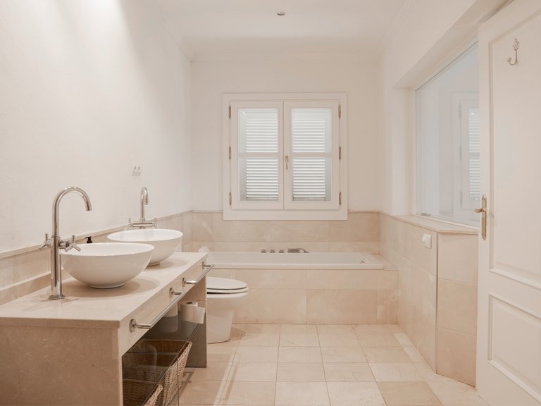 Villa for Sale in Estepona East, Estepona, Malaga 11