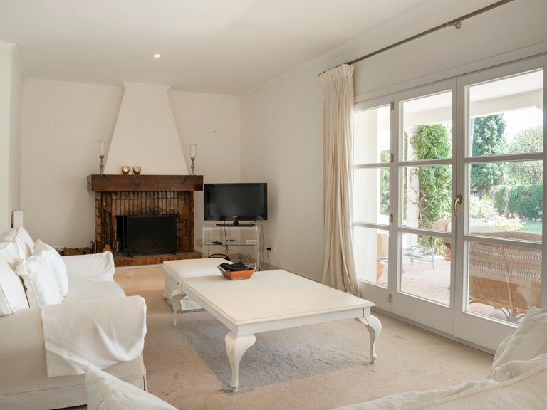 Villa for Sale in Estepona East, Estepona, Malaga 9