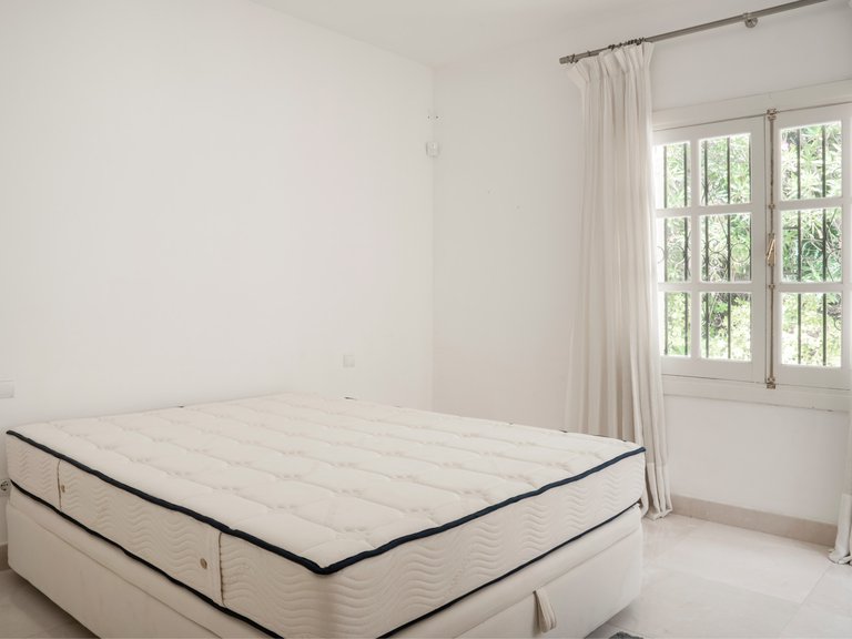 Villa for Sale in Estepona East, Estepona, Malaga 12