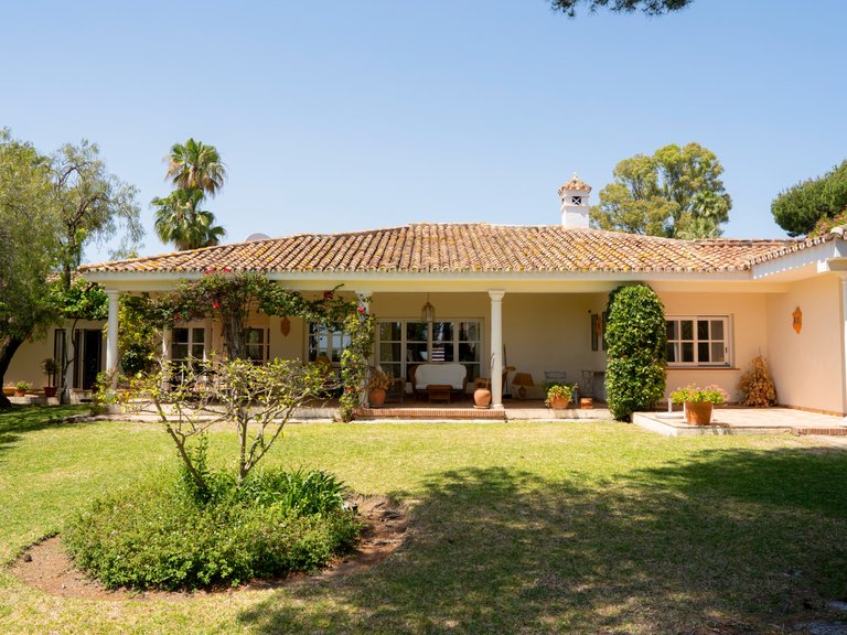 Villa for Sale in Estepona East, Estepona, Malaga 15