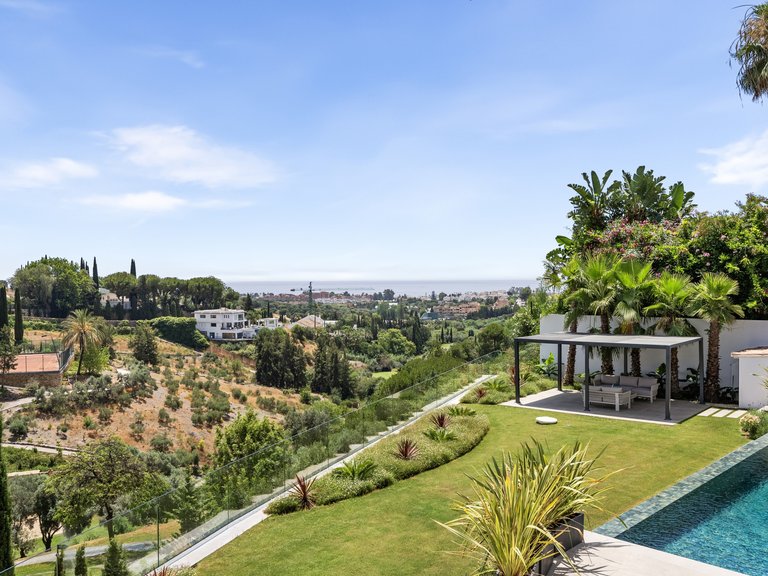Villa for Sale in Los Flamingos, Benahavis, Malaga 4